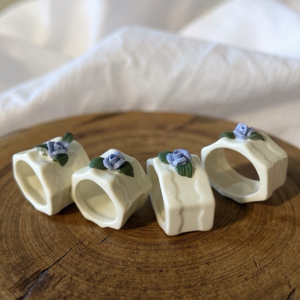 🌸 Set of 4 Vintage Genuine Porcelain Napkin Rings with Floral Accent 🌸